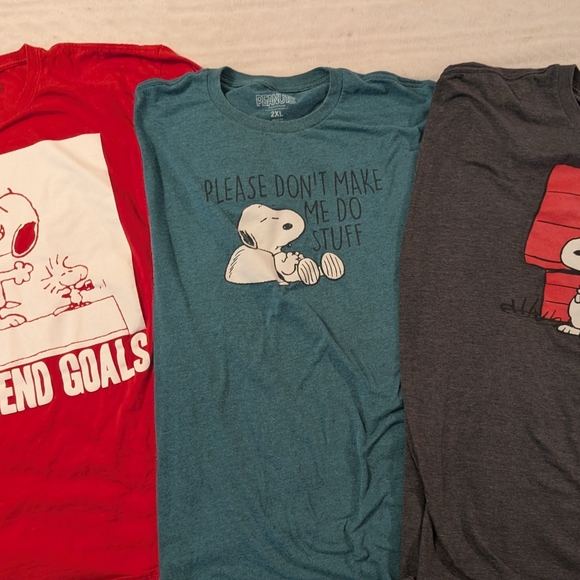Peanuts Snoopy Graphic T-Shirts - Picture 3 of 3